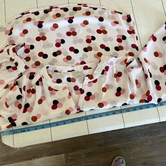 Van  Heusen large polka dot pop over blouse - Picture 5 of 11